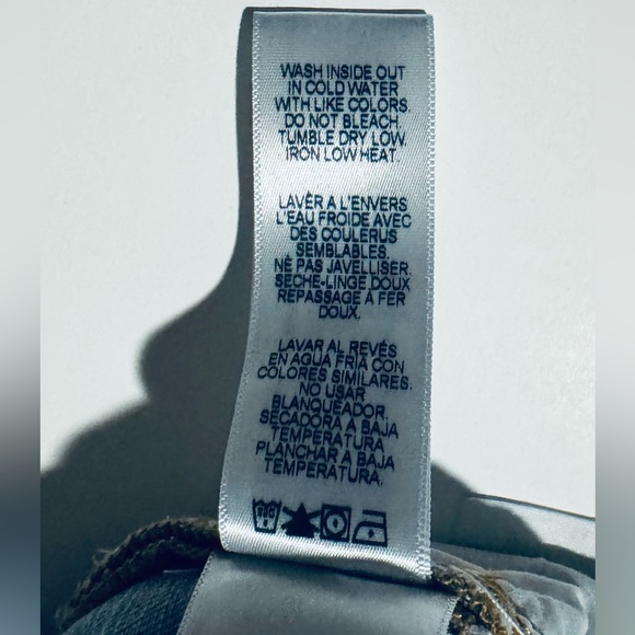 Good American Good Legs High Rise Lightly Distressed Crop Jeans Size 26/2. - Picture 9 of 9